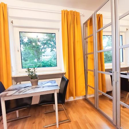 Modernes Zimmer Am Park Mit Garten, Huehner & Enten Munich Exterior photo