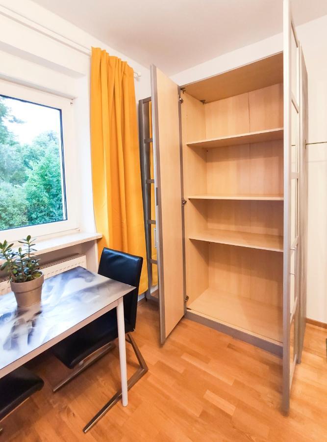 Modernes Zimmer Am Park Mit Garten, Huehner & Enten Munich Exterior photo